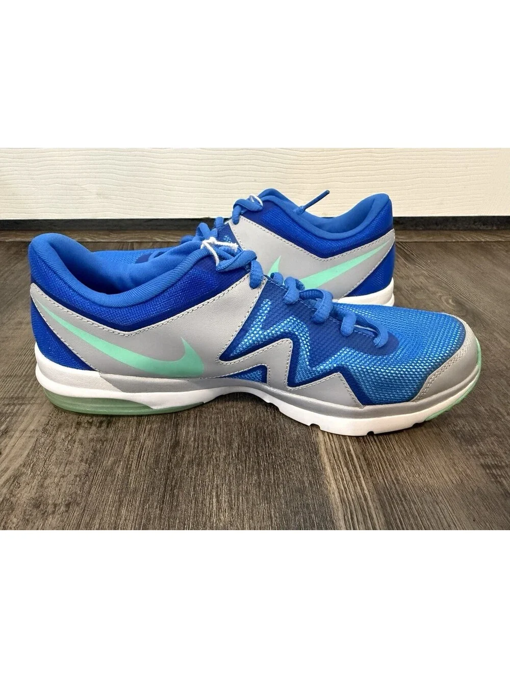 NIKE WOMEN AIR SCULPT TR 2 SHOE BLUE GREEN SZ 7 Sample Rare